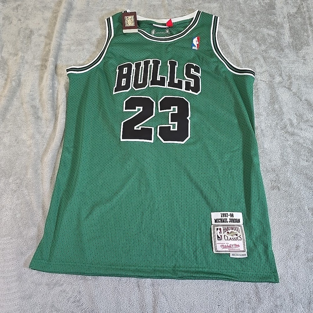 Mitchell & Ness Jersey Mens XL Green St. Patrick's Chicago Bulls Michaelโ Jordan